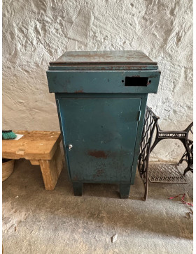Mueble hierro